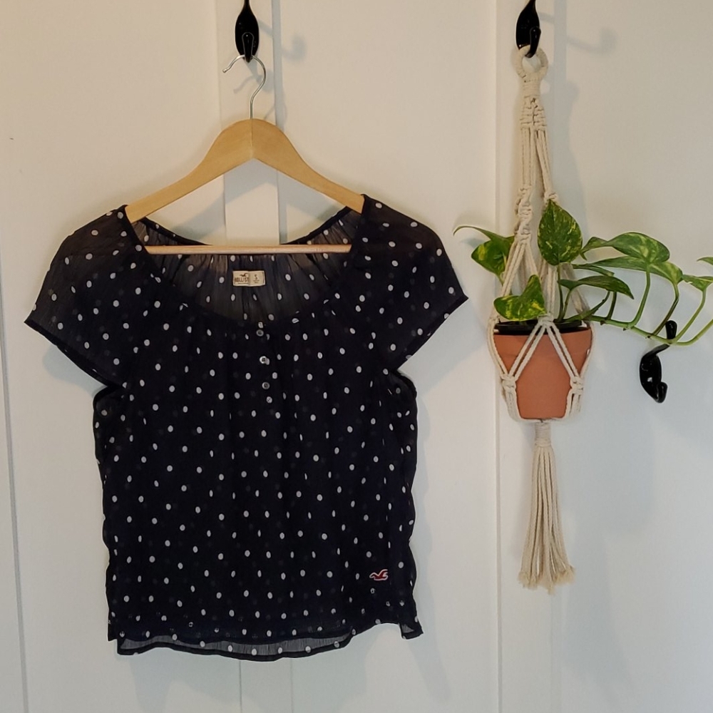 💙Hollister Polka-dot Blouse